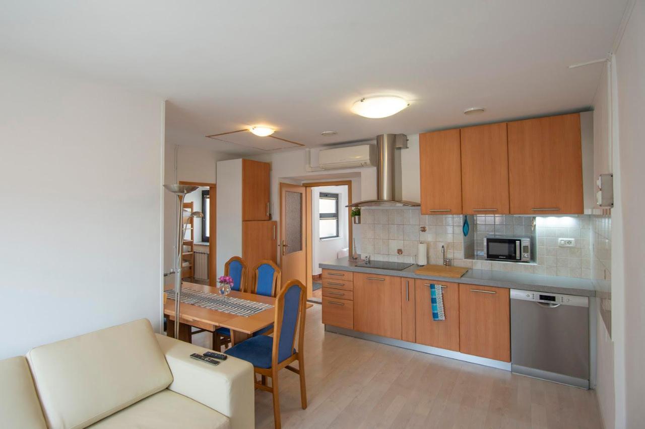 דירות Ajdovščina Apartma Bajc מראה חיצוני תמונה